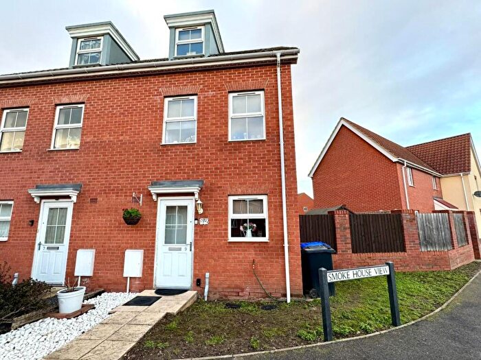 3 Bedroom Semi Detached House For Sale In Farmers View, Beck Row, Bury St. Edmunds, IP28