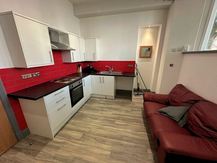 1 Bedroom Flat To Rent In Walter Road, Uplands, SA1