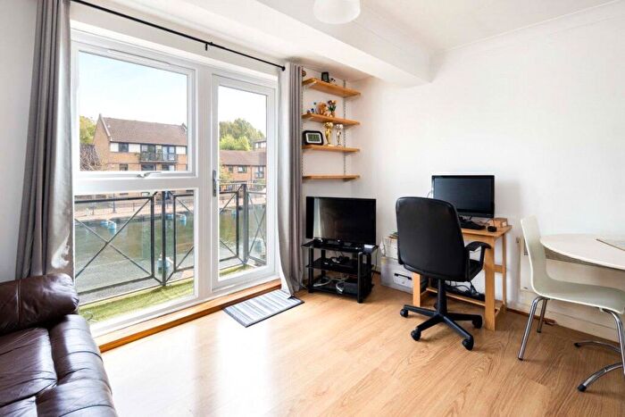 1 Bedroom Flat To Rent In Whiteadder Way, London, E14