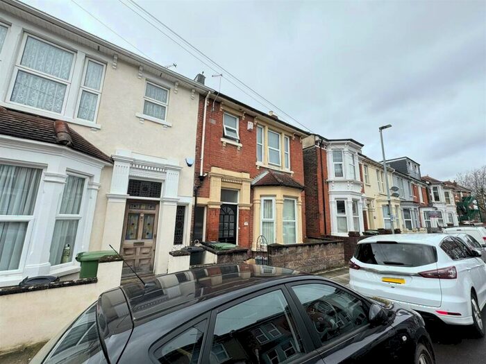 5 Bedroom House To Rent In Britannia Road North, Southsea, PO5