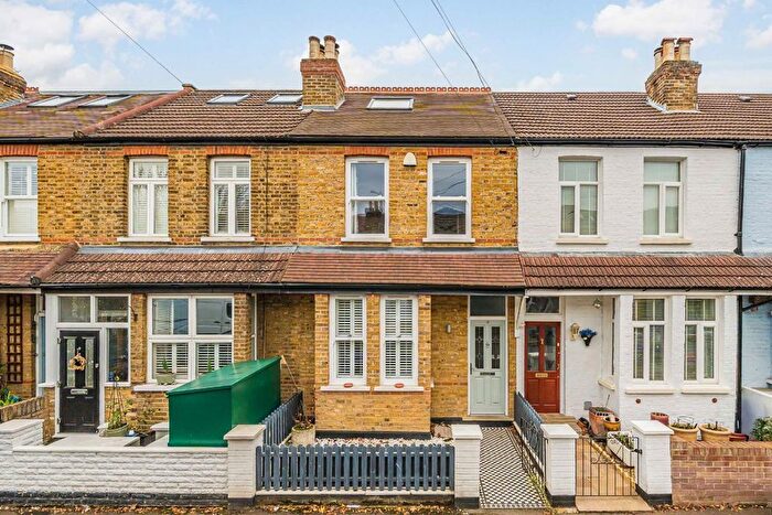 4 Bedroom Property For Sale In Malvern Road, Hampton, TW12