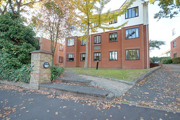 1 Bedroom Flat To Rent In Lyonsdown Road, Barnet, EN5