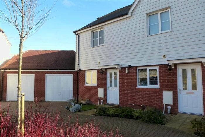 2 Bedroom Property To Rent In Herdwick Close, Kingsnorth, Ashford, TN25