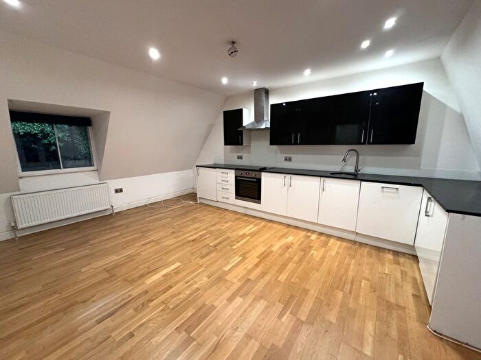 1 Bedroom Flat To Rent In London Road, Isleworth, TW7