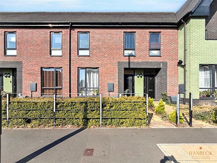 3 Bedroom Terraced House For Sale In Hawthorn Avenue, Hull, HU3