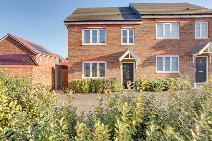 3 Bedroom Semi-Detached House For Sale In Rose Way, Edwalton, Nottingham, NG12
