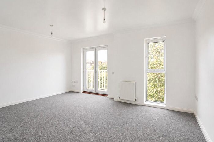 2 Bedroom Flat To Rent In Spring Court, Fielding Way, Westcliff-On-Sea, SS0