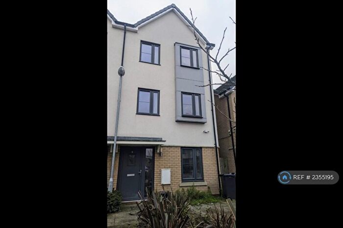 4 Bedroom Semi-Detached House To Rent In Reservoir Way, Ilford, IG6