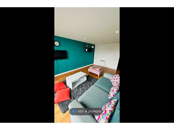 2 Bedroom Flat To Rent In Stobcross Street, Glasgow, G3