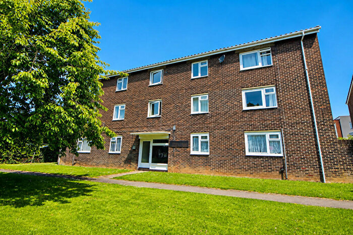 1 Bedroom Flat For Sale In Crombie Close, Lovedean, PO8