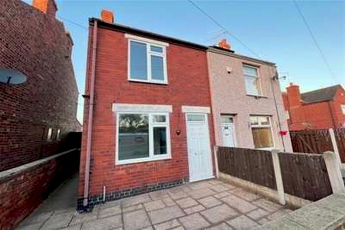 2 Bedroom House To Rent In Victoria Avenue, Staveley, S43