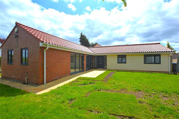4 Bedroom Bungalow To Rent In Swillington Lane, Swillington, Leeds, West Yorkshire, LS26