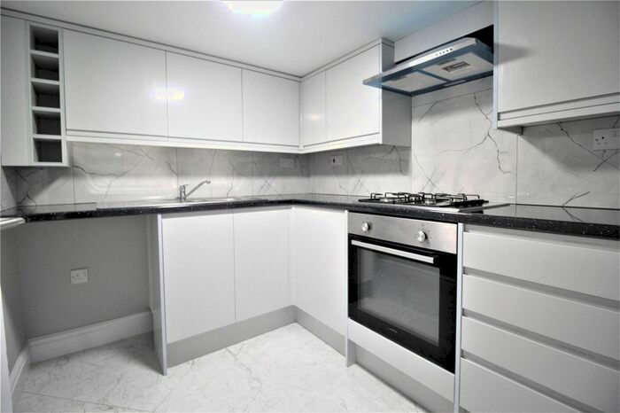 2 Bedroom Flat To Rent In The Grove, Gravesend, Kent, DA12