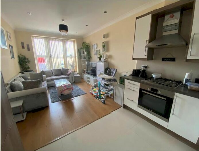 1 Bedroom Flat To Rent In High Street, Slough, SL1