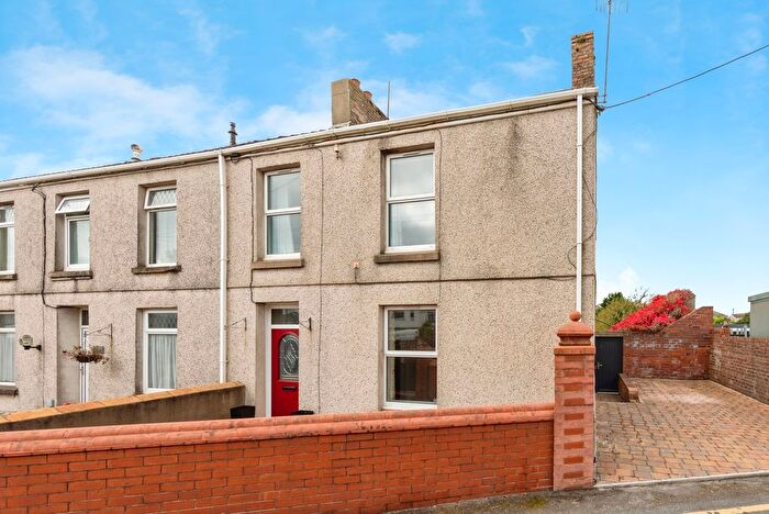 3 Bedroom Semi Detached House For Sale In Elkington Road, Burry Port, Carmarthenshire, SA16