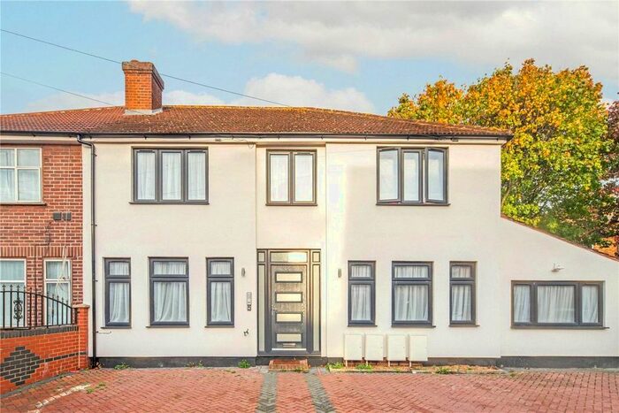 2 Bedroom Flat To Rent In Vicarage Farm Road, Hounslow, TW3