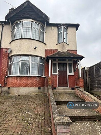 4 Bedroom End Of Terrace House To Rent In Shakespeare Avenue, London, N11