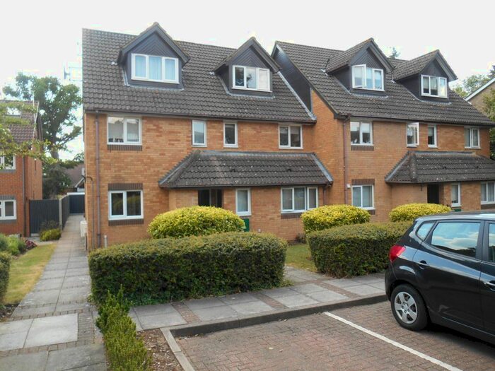 2 Bedroom Maisonette To Rent In Melrose Place, Watford, WD17