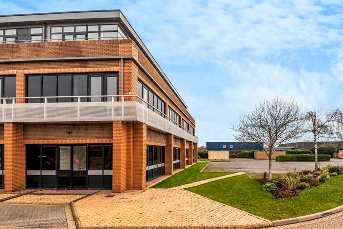 2 Bedroom Flat To Rent In Newbury, Berkshire, RG14