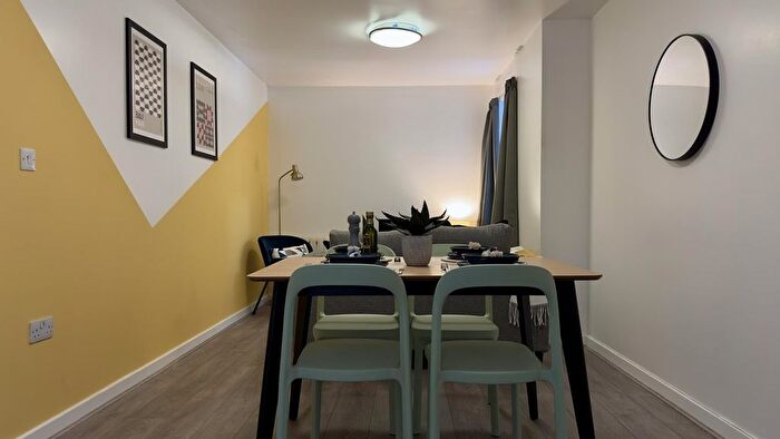 4 Bedroom Flat To Rent In China Street, Lancaster, LA1