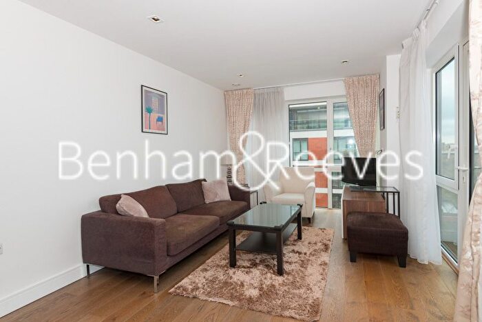 2 Bedroom Flat To Rent In Longfield Avenue, Ealing, W5