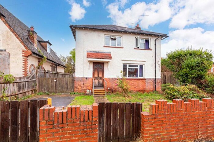 4 Bedroom Detached House For Sale In Harrow Close, Maidenhead, SL6