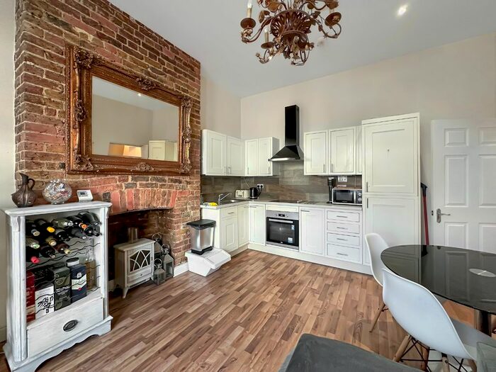 2 Bedroom Flat To Rent In Marischal Road, London, SE13