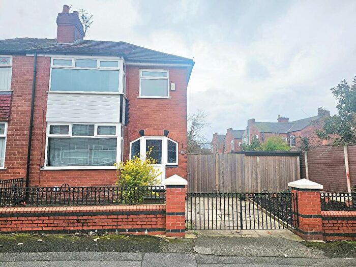4 Bedroom Semi Detached House To Rent In Holmpark Road, Openshaw, Manchester, M11