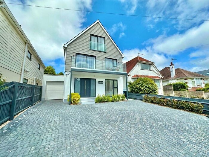 4 Bedroom Detached House To Rent In Whitecliff Crescent, Poole, BH14