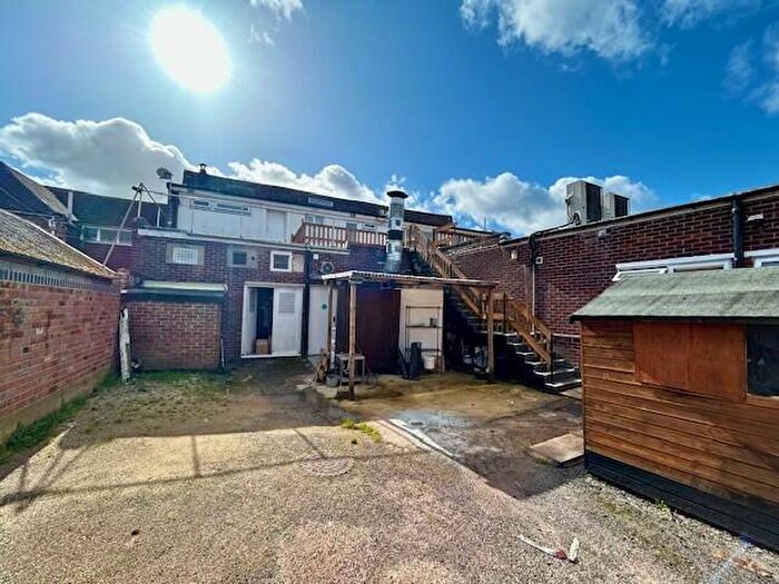 Property For Sale In High Street, Thatcham, Berkshire, RG19