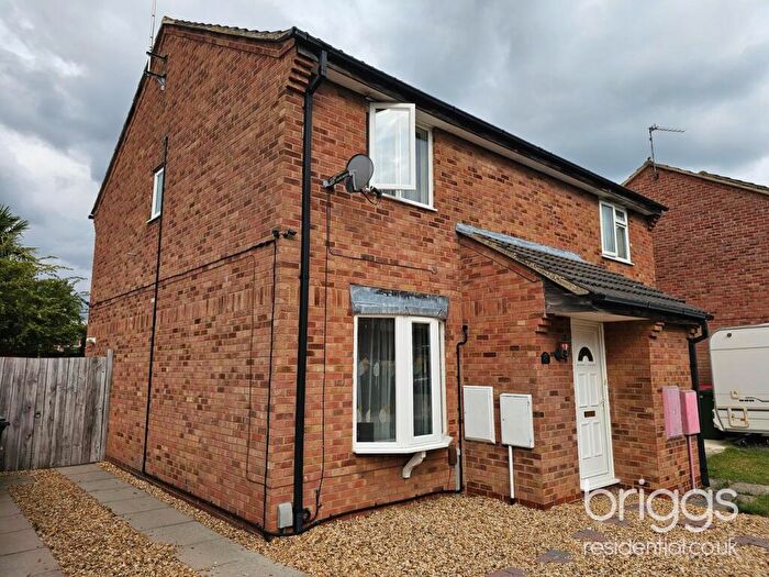 3 Bedroom Semi-Detached House For Sale In Uldale Way, Gunthorpe, Peterborough, PE4