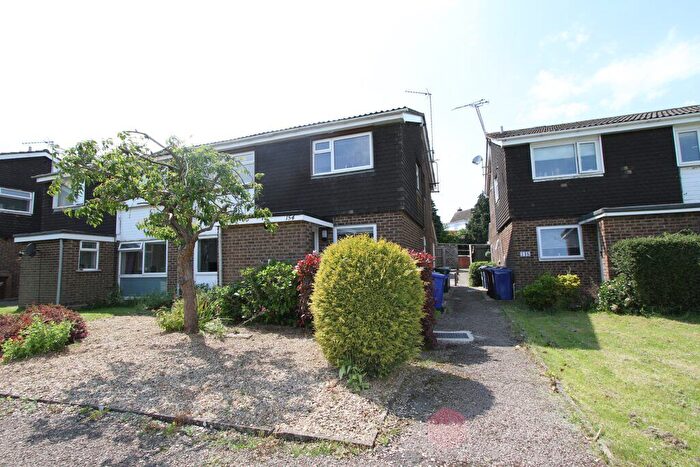 2 Bedroom Country House To Rent In Bankside, Banbury, Oxon, OX16