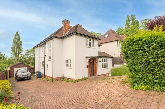 5 Bedroom Detached House To Rent In Meadway, Barnet, EN5