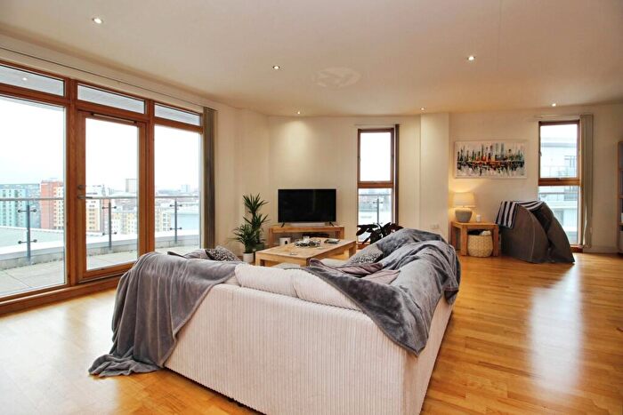 2 Bedroom Flat For Sale In Chadwick Street, Hunslet, Leeds, West Yorkshire, LS10