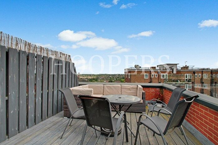 2 Bedroom Flat For Sale In Dollis Hill Lane, London, NW2