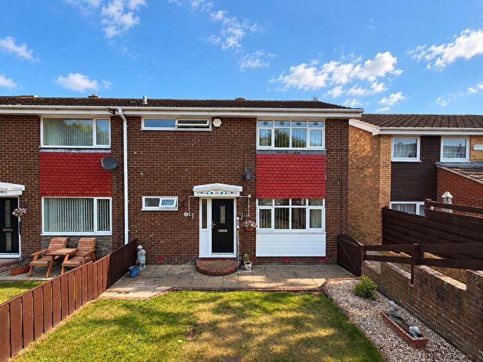 3 Bedroom Semi-Detached House For Sale In Kingsway, Sunniside, NE16