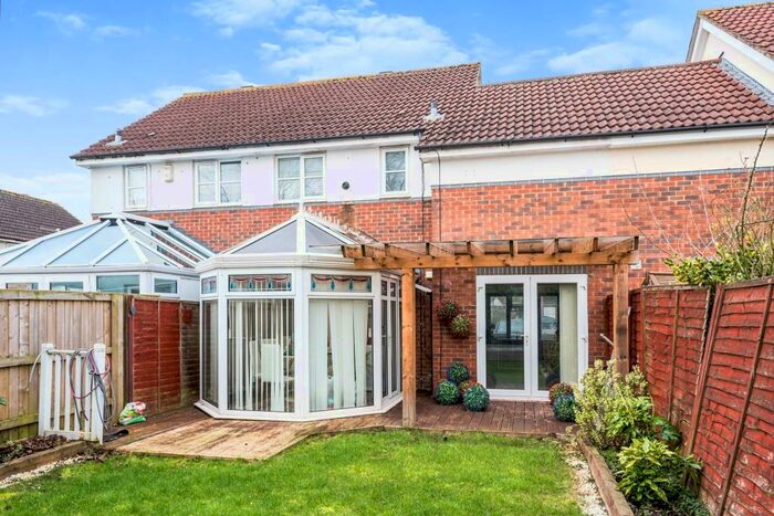 3 Bedroom Link Detached House To Rent In Syon Close, Swindon, SN25