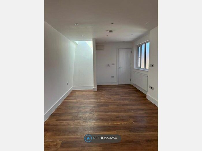 1 Bedroom Flat To Rent In London, London, NW4