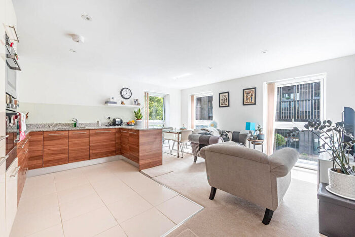 3 Bedroom Flat For Sale In Monarch Court, Harrow, Stanmore, HA7