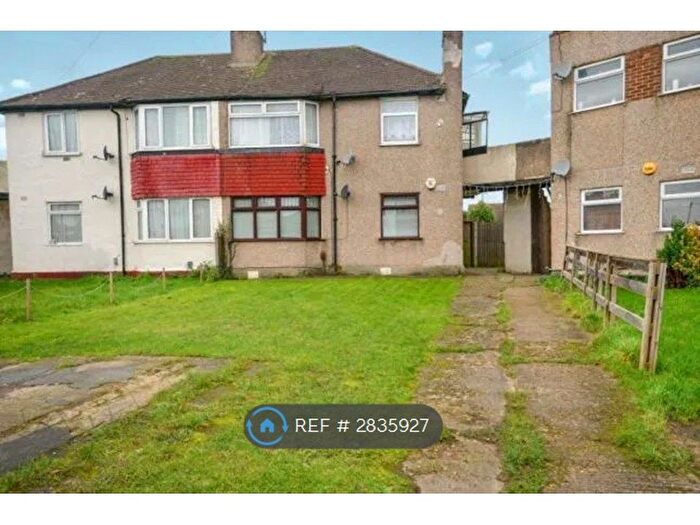 2 Bedroom Maisonette To Rent In Burnham Crescent, Dartford, DA1