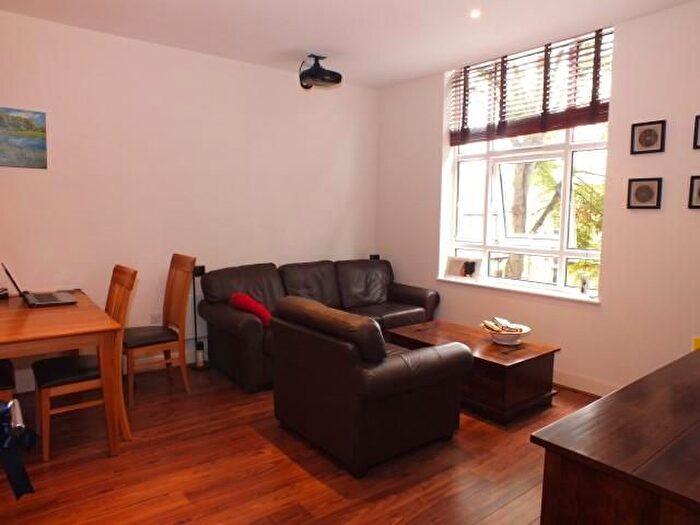 1 Bedroom Flat To Rent In Bromyard Avenue, London, W3