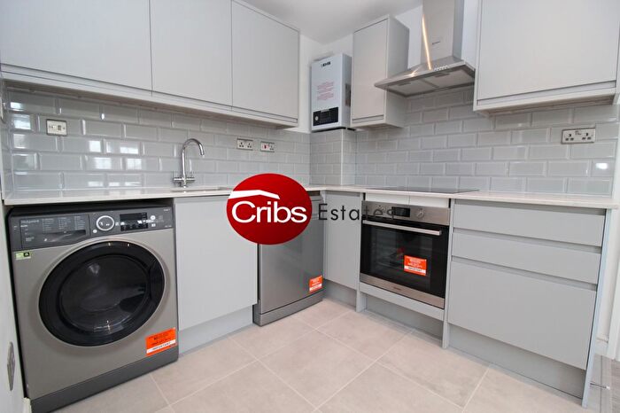 4 Bedroom Flat To Rent In Upper Richmond Road West, London, SW14
