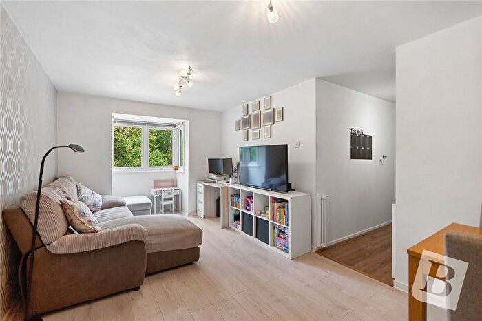2 Bedroom Flat For Sale In Rushdon Close, Romford, RM1
