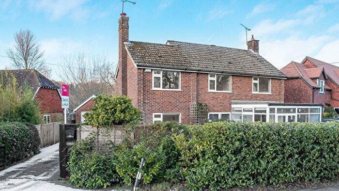 4 Bedroom Detached House For Sale In Steep Marsh, Petersfield, GU32