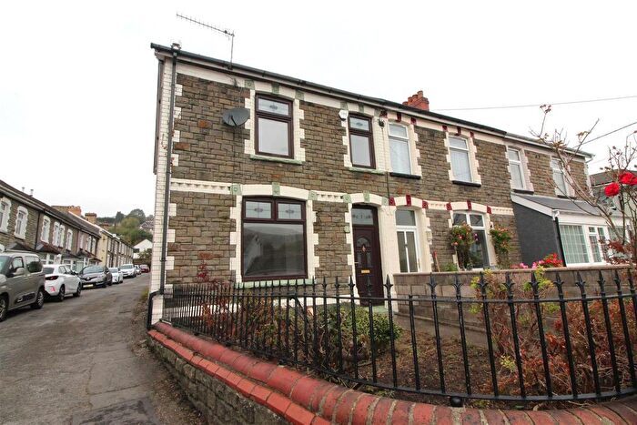 3 Bedroom End Terrace House For Sale In Greenfield Avenue, Newbridge, NP11