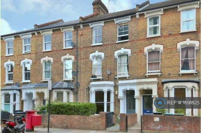 2 Bedroom Flat To Rent In Victoria Road, Finsbury Park, London, N4