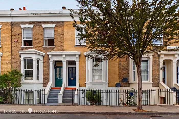 2 Bedroom Maisonette To Rent In Nevill Road, London, N16