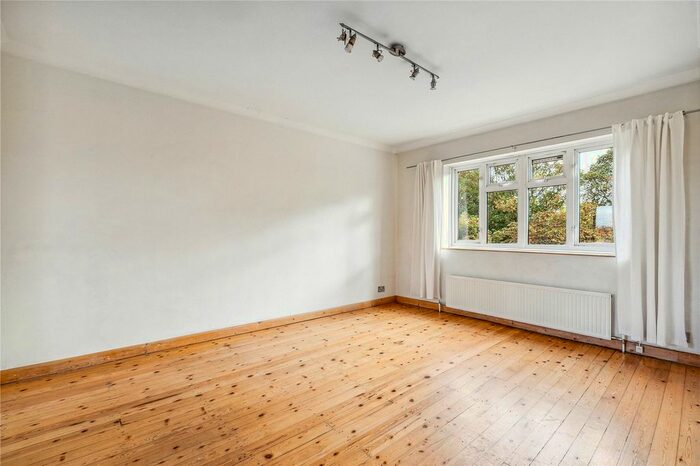 2 Bedroom Flat To Rent In Rocks Lane, Barnes, London, SW13