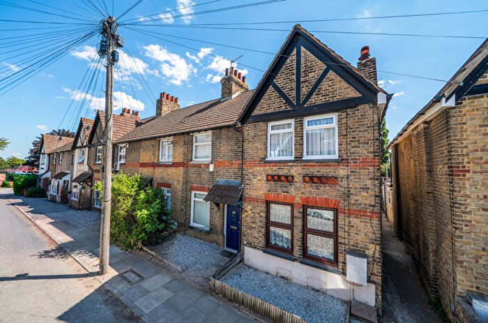 2 Bedroom End Of Terrace House For Sale In Broomfield Road, Swanscombe, Kent, DA10