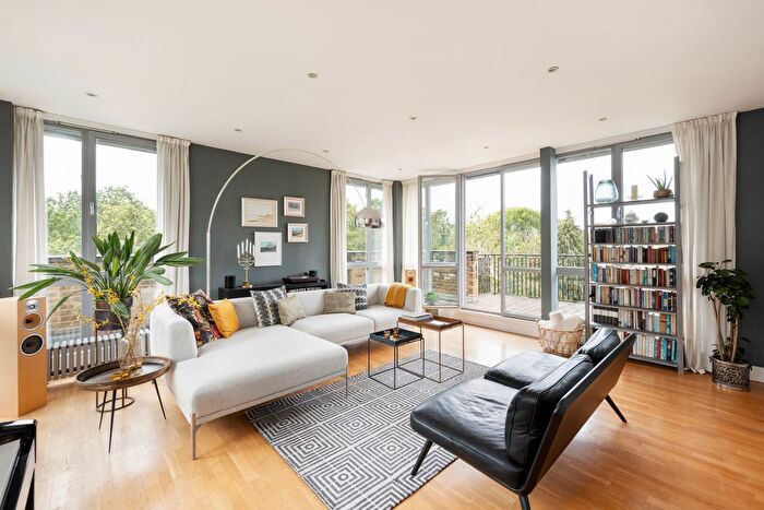 4 Bedroom Flat For Sale In Pleasaunce Mansions, Greenwich, SE10